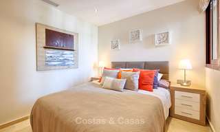 Muy atractivo apartamento de lujo frente al mar con fantásticas vistas al mar en venta - New Golden Mile, Marbella 7022 