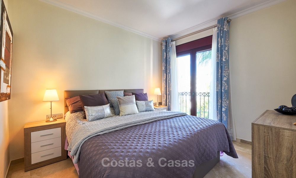 Muy atractivo apartamento de lujo frente al mar con fantásticas vistas al mar en venta - New Golden Mile, Marbella 7026