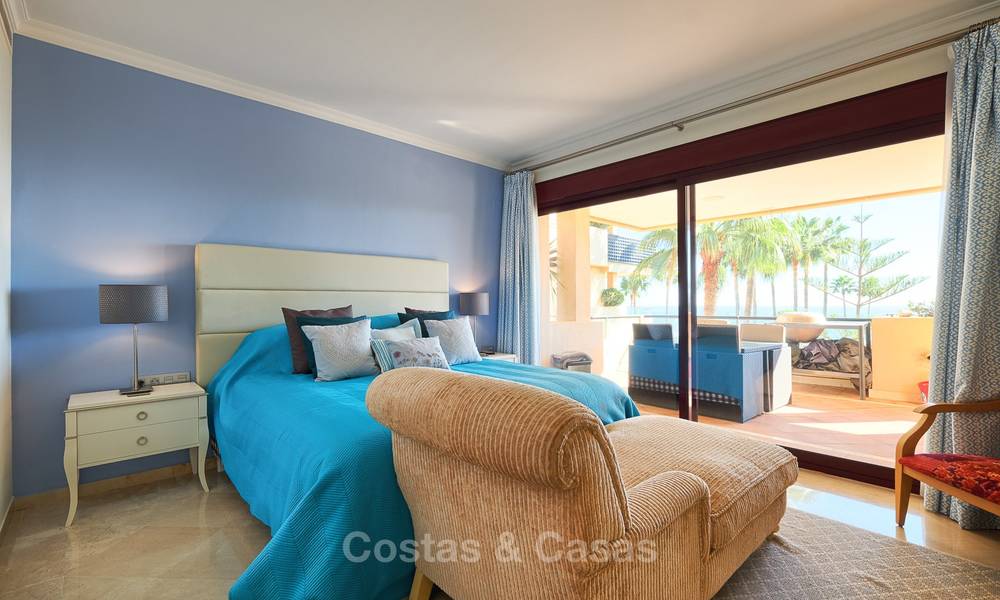 Muy atractivo apartamento de lujo frente al mar con fantásticas vistas al mar en venta - New Golden Mile, Marbella 7038