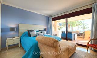 Muy atractivo apartamento de lujo frente al mar con fantásticas vistas al mar en venta - New Golden Mile, Marbella 7038 