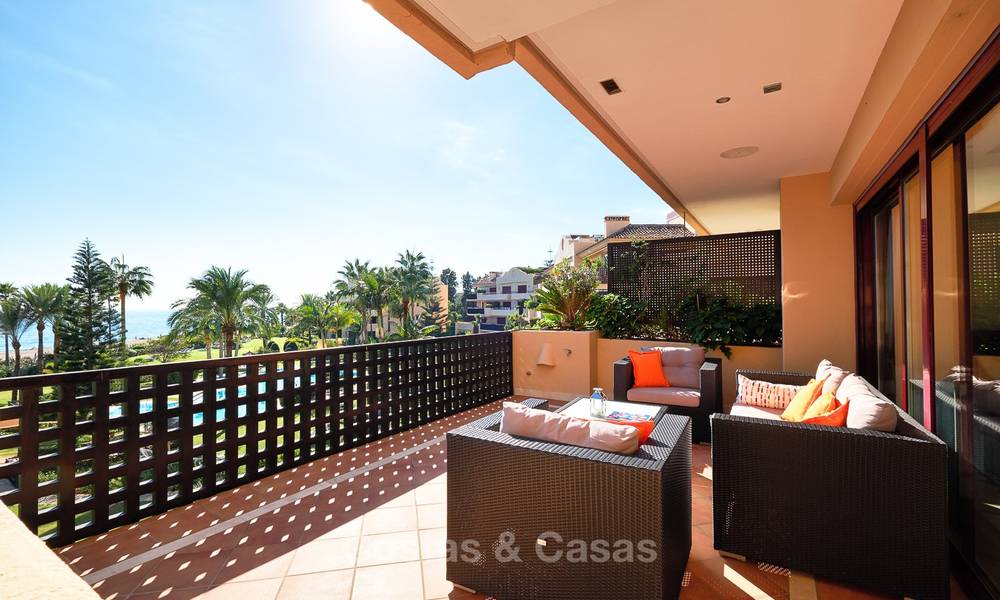 Muy atractivo apartamento de lujo frente al mar con fantásticas vistas al mar en venta - New Golden Mile, Marbella 7044