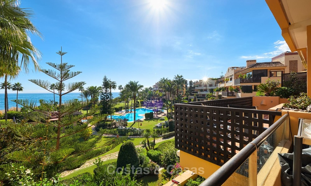 Muy atractivo apartamento de lujo frente al mar con fantásticas vistas al mar en venta - New Golden Mile, Marbella 7046