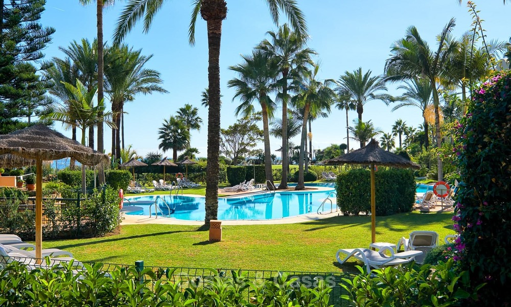 Muy atractivo apartamento de lujo frente al mar con fantásticas vistas al mar en venta - New Golden Mile, Marbella 7052