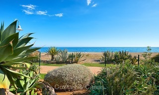 Muy atractivo apartamento de lujo frente al mar con fantásticas vistas al mar en venta - New Golden Mile, Marbella 7057 