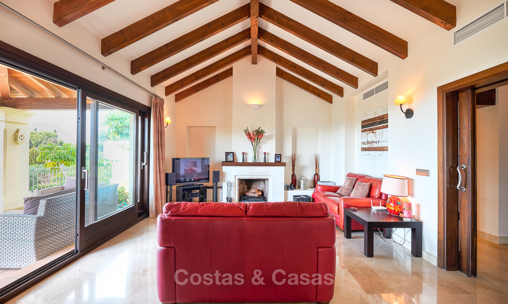 Encantadora y espaciosa villa de estilo clásico con vistas al mar en venta, Benahavis - Marbella 7088