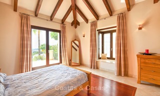 Encantadora y espaciosa villa de estilo clásico con vistas al mar en venta, Benahavis - Marbella 7094 