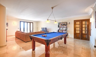 Encantadora y espaciosa villa de estilo clásico con vistas al mar en venta, Benahavis - Marbella 7101 