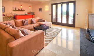 Encantadora y espaciosa villa de estilo clásico con vistas al mar en venta, Benahavis - Marbella 7102 