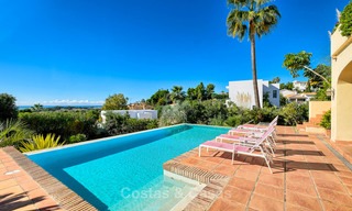 Encantadora y espaciosa villa de estilo clásico con vistas al mar en venta, Benahavis - Marbella 7116 