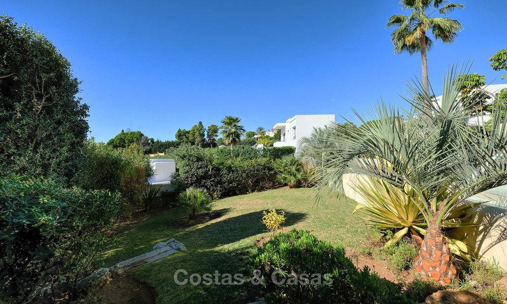 Encantadora y espaciosa villa de estilo clásico con vistas al mar en venta, Benahavis - Marbella 7119