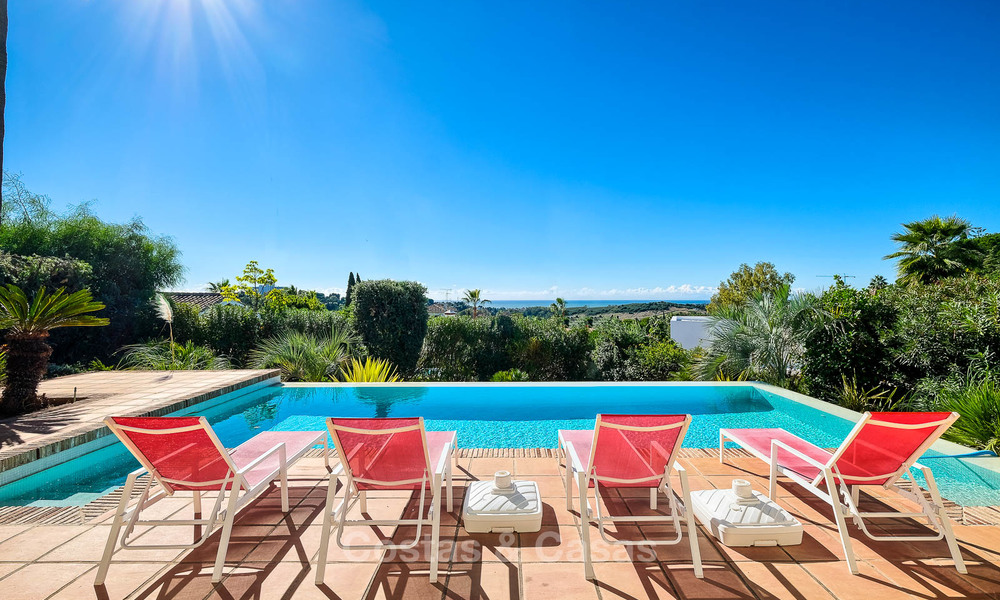 Encantadora y espaciosa villa de estilo clásico con vistas al mar en venta, Benahavis - Marbella 7122
