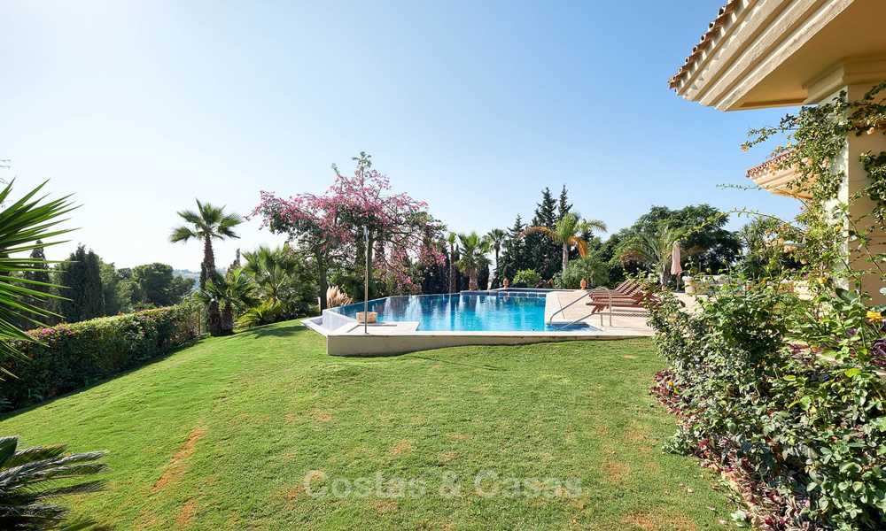 Magnífica villa de lujo de estilo rústico con impresionantes vistas al mar y a la montaña – Valle del golf, Nueva Andalucia, Marbella 7234