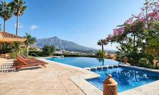 Magnífica villa de lujo de estilo rústico con impresionantes vistas al mar y a la montaña – Valle del golf, Nueva Andalucia, Marbella 7237 