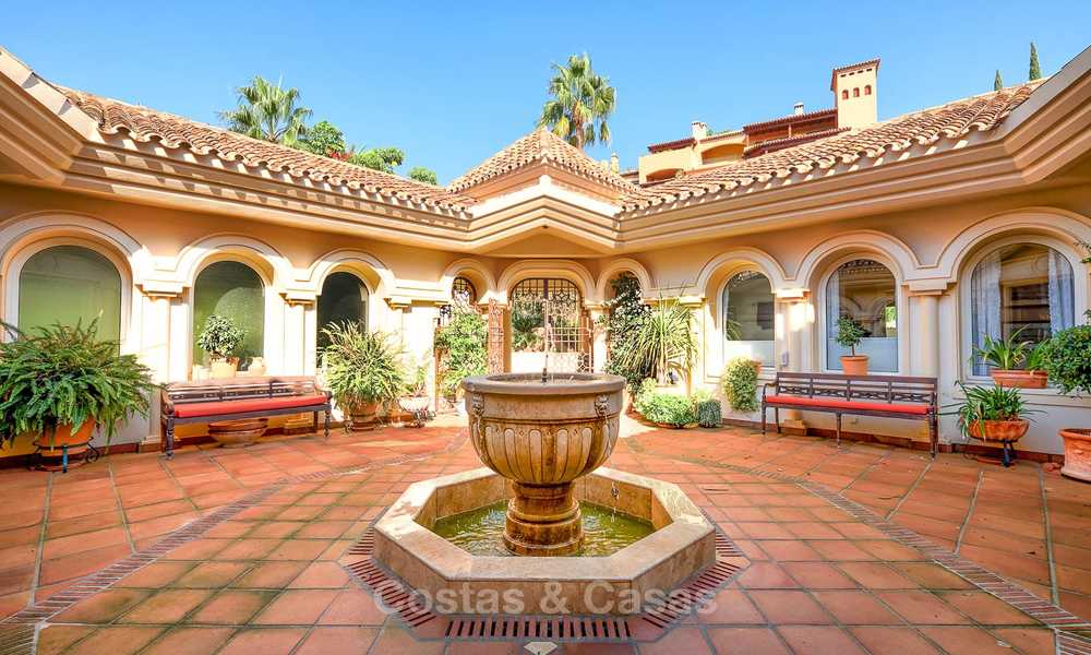 Magnífica villa de lujo de estilo rústico con impresionantes vistas al mar y a la montaña – Valle del golf, Nueva Andalucia, Marbella 7265