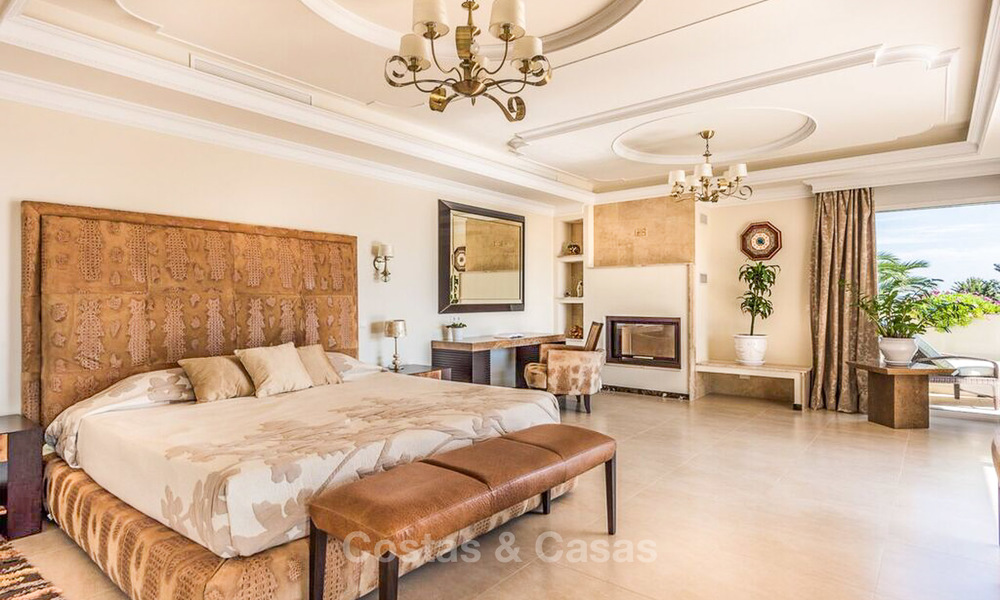 Excepcional villa de estilo mediterráneo en venta, Marbella Este, Marbella lado playa 7419