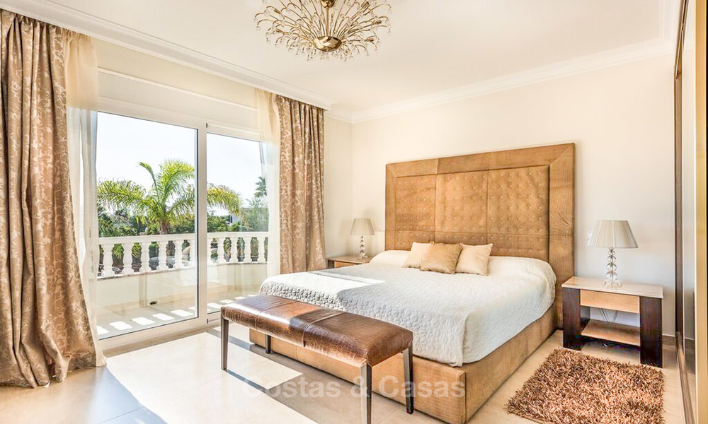 Excepcional villa de estilo mediterráneo en venta, Marbella Este, Marbella lado playa 7425