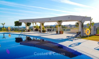 Amplio y luminoso apartamento moderno en venta con 4 dormitorios con vistas al mar y al golf en Marbella - Benahavis 7503 