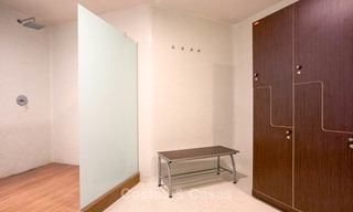 Amplio y luminoso apartamento moderno en venta con 4 dormitorios con vistas al mar y al golf en Marbella - Benahavis 7506 