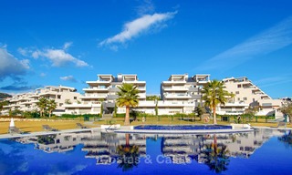 Amplio y luminoso apartamento moderno en venta con 4 dormitorios con vistas al mar y al golf en Marbella - Benahavis 7498 
