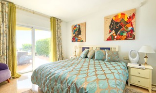 Amplio apartamento de lujo en planta baja con vistas al mar en venta - Elviria, Marbella Este 7539 