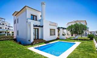 Elegantes villas nuevas llave en mano con vistas al mar en venta, primera línea de golf, Nueva Milla de Oro, Marbella - Estepona 7573 