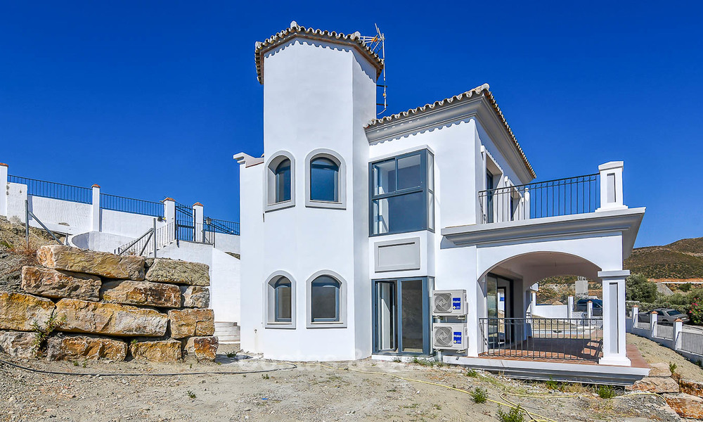 Villa de estilo andaluz con vistas al mar y a la montaña en venta – Valle del Golf, Nueva Andalucia, Marbella 7581