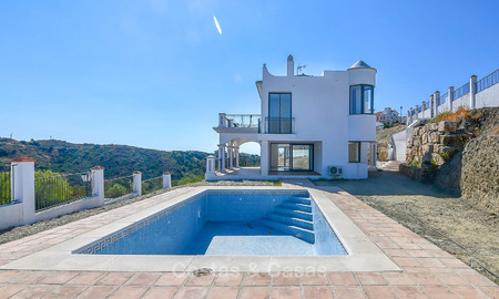 Villa de estilo andaluz con vistas al mar y a la montaña en venta – Valle del Golf, Nueva Andalucia, Marbella 7594