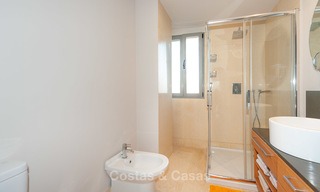 Amplio, luminoso y moderno ático apartamento en venta con vistas al golf y al mar en Marbella - Benahavis 7715 