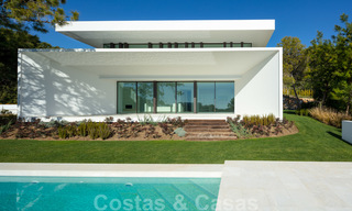Nuevas villas de lujo contemporáneas con vistas al mar en venta, en una urbanización exclusiva en Benahavis - Marbella 21652 