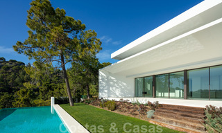 Nuevas villas de lujo contemporáneas con vistas al mar en venta, en una urbanización exclusiva en Benahavis - Marbella 21653 