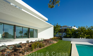 Nuevas villas de lujo contemporáneas con vistas al mar en venta, en una urbanización exclusiva en Benahavis - Marbella 21654 