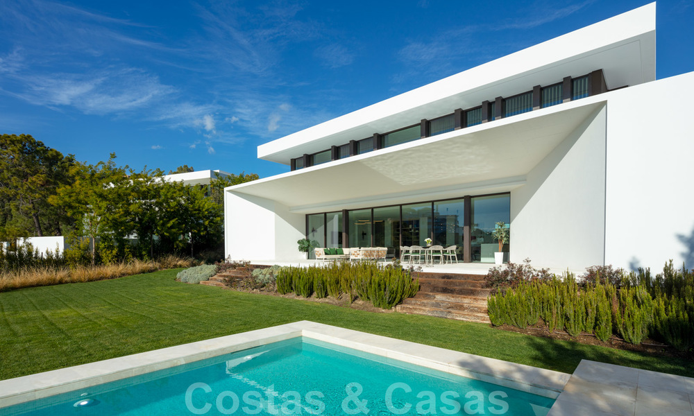 Nuevas villas de lujo contemporáneas con vistas al mar en venta, en una urbanización exclusiva en Benahavis - Marbella 21655