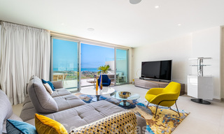 Nuevos y modernos apartamentos en primera línea de golf con vistas al mar en venta en un resort de lujo en La Cala, Mijas 39679 