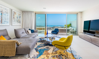 Nuevos y modernos apartamentos en primera línea de golf con vistas al mar en venta en un resort de lujo en La Cala, Mijas 39680 