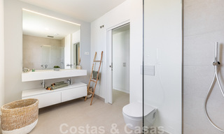 Nuevos y modernos apartamentos en primera línea de golf con vistas al mar en venta en un resort de lujo en La Cala, Mijas 39687 
