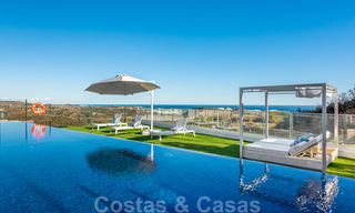 Nuevos y modernos apartamentos en primera línea de golf con vistas al mar en venta en un resort de lujo en La Cala, Mijas 39700 