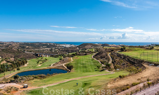 Nuevos y modernos apartamentos en primera línea de golf con vistas al mar en venta en un resort de lujo en La Cala, Mijas 39707 