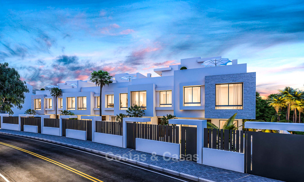 Atractivas casas de pueblo contemporáneas en un nuevo desarrollo tipo boutique a la venta, al lado de la playa Oeste - Estepona 7795