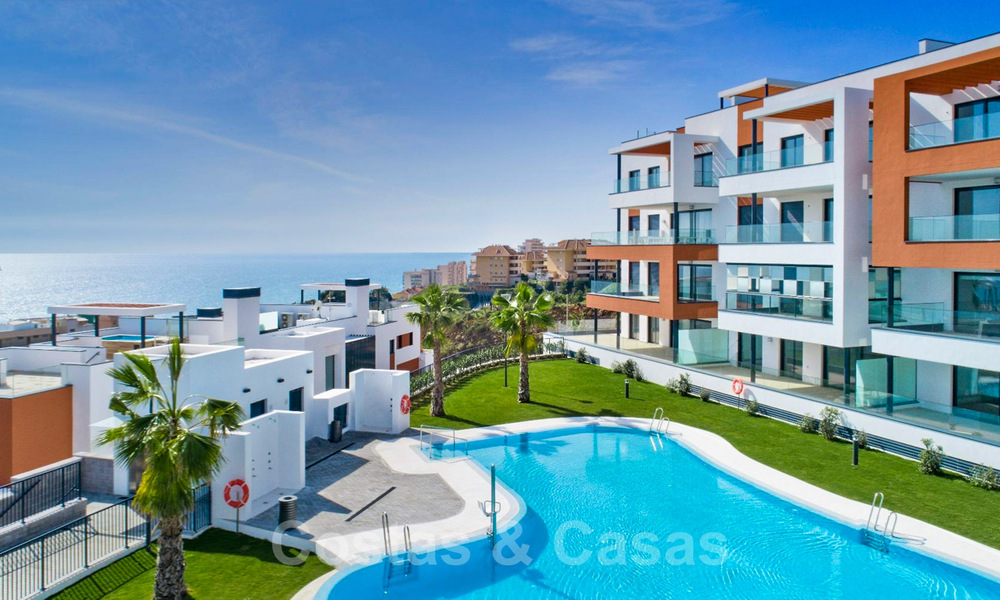 Nuevos apartamentos de vanguardia en venta, a poca distancia de la playa y de los servicios, Fuengirola, Costa del Sol 32970