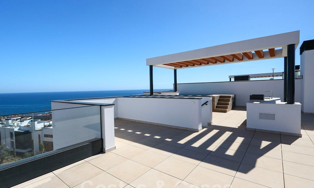Nuevos apartamentos de vanguardia en venta, a poca distancia de la playa y de los servicios, Fuengirola, Costa del Sol 32975
