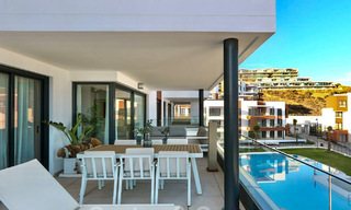 Nuevos apartamentos de vanguardia en venta, a poca distancia de la playa y de los servicios, Fuengirola, Costa del Sol 32976 