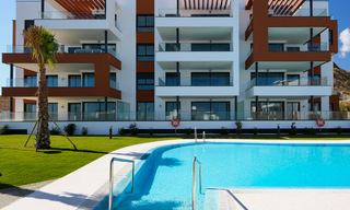 Nuevos apartamentos de vanguardia en venta, a poca distancia de la playa y de los servicios, Fuengirola, Costa del Sol 32979 