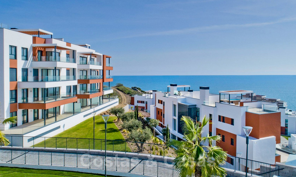 Nuevos apartamentos de vanguardia en venta, a poca distancia de la playa y de los servicios, Fuengirola, Costa del Sol 32990