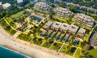 Nuevas villas de lujo en primera línea de playa en venta en un exclusivo complejo, New Golden Mile, Marbella 7904 