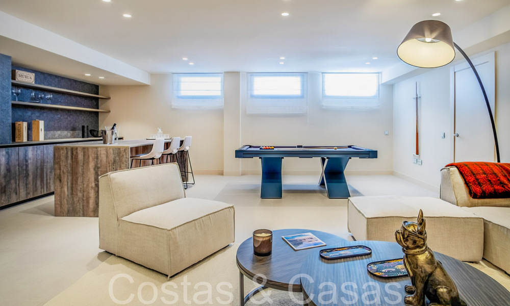 Nueva villa de lujo en primera línea de playa en venta en un exclusivo complejo, New Golden Mile, Marbella 69843