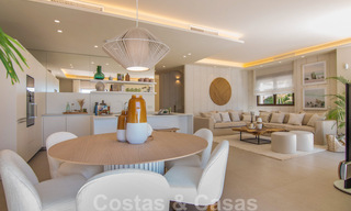 Nuevos apartamentos de lujo en primera línea de playa en venta en un exclusivo complejo, New Golden Mile, Marbella 40500 