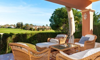 Casa adosada en venta, primera línea de golf, en un complejo cerrado en Guadalmina Alta en Marbella 7934 