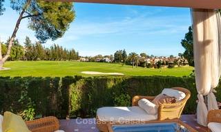Casa adosada en venta, primera línea de golf, en un complejo cerrado en Guadalmina Alta en Marbella 7935 