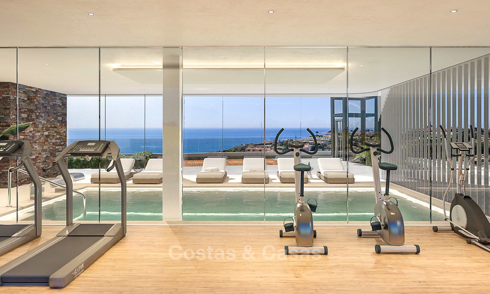 Modernos apartamentos reformados en venta, a poca distancia de la playa y de los servicios, Fuengirola - Costa del Sol 8000