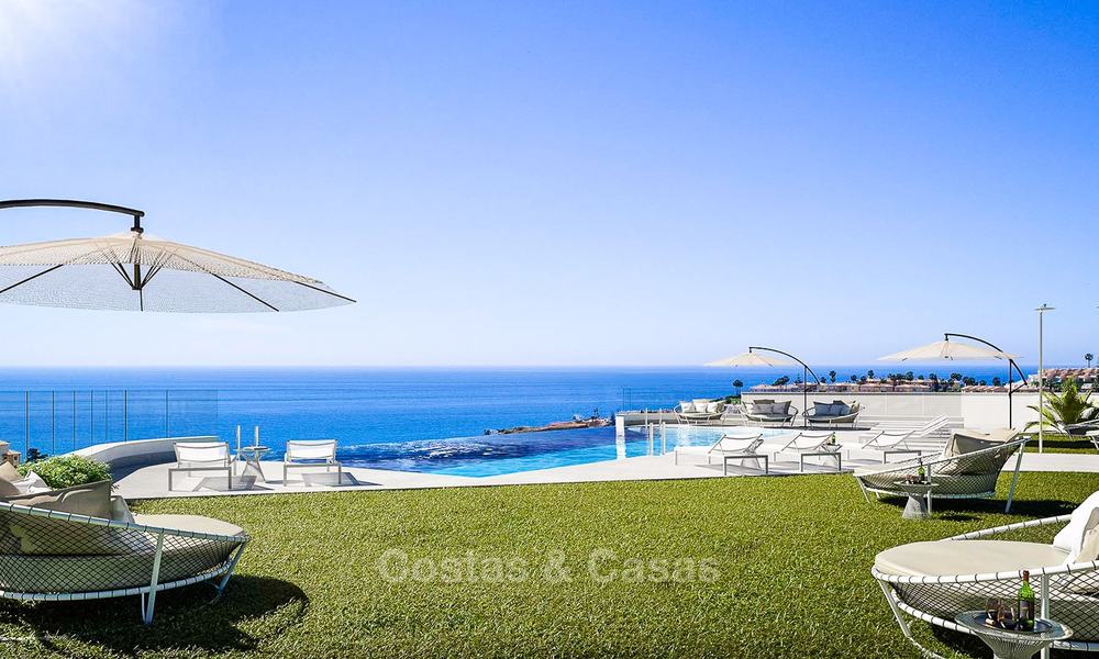 Modernos apartamentos reformados en venta, a poca distancia de la playa y de los servicios, Fuengirola - Costa del Sol 8003